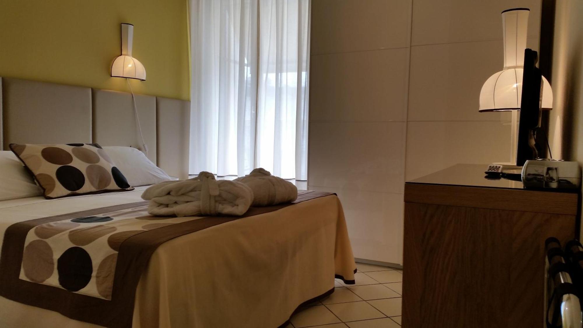 Hotel Trionfal Milano Marittima Zewnętrze zdjęcie