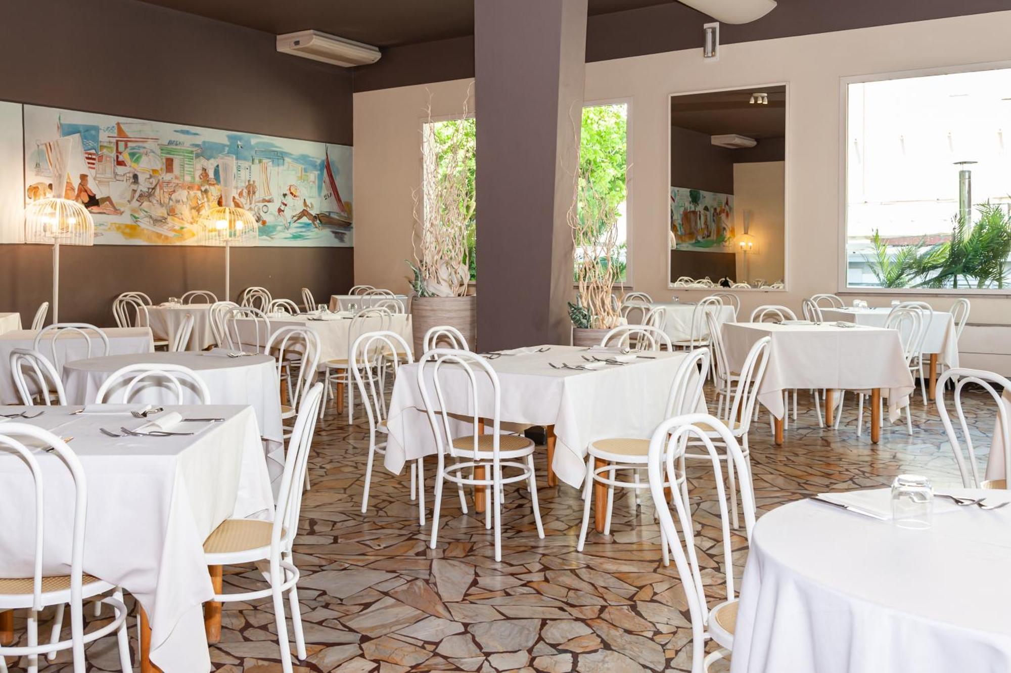 Hotel Trionfal Milano Marittima Zewnętrze zdjęcie