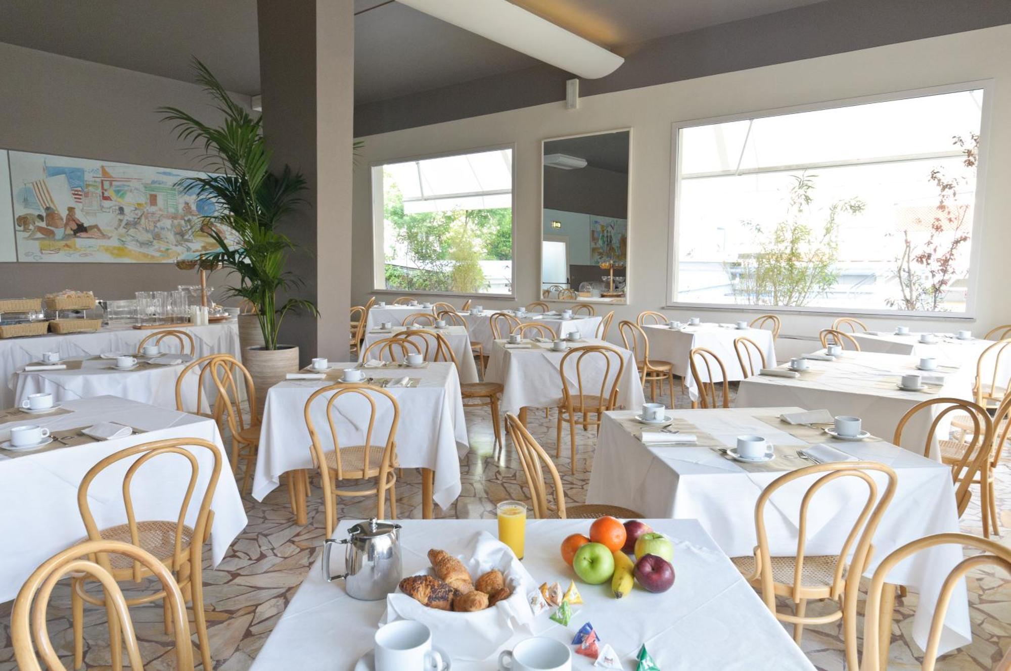Hotel Trionfal Milano Marittima Zewnętrze zdjęcie