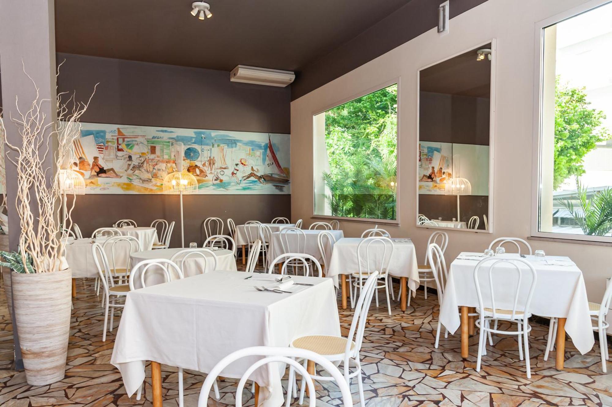 Hotel Trionfal Milano Marittima Zewnętrze zdjęcie